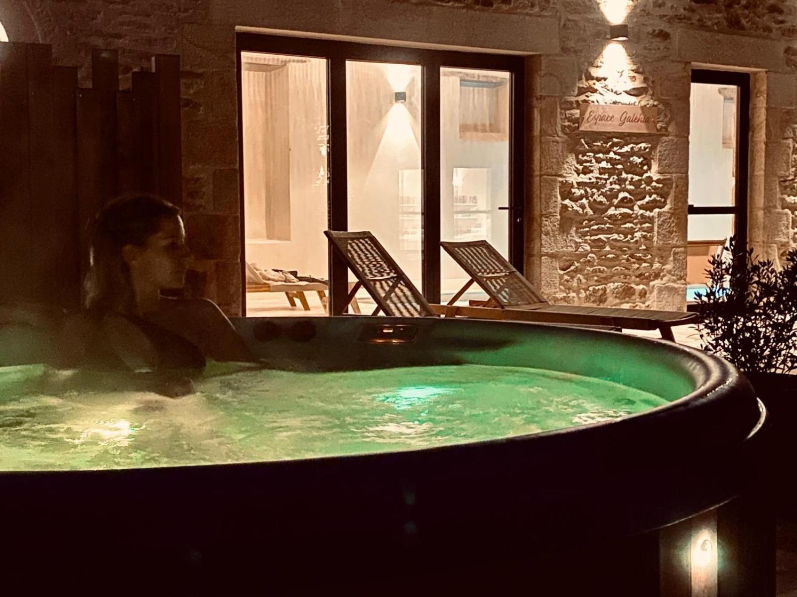 Le Domaine De Soani - Piscine Interieure, Jacuzzis & Sauna Adult Only Saint-Évarzec Kültér fotó